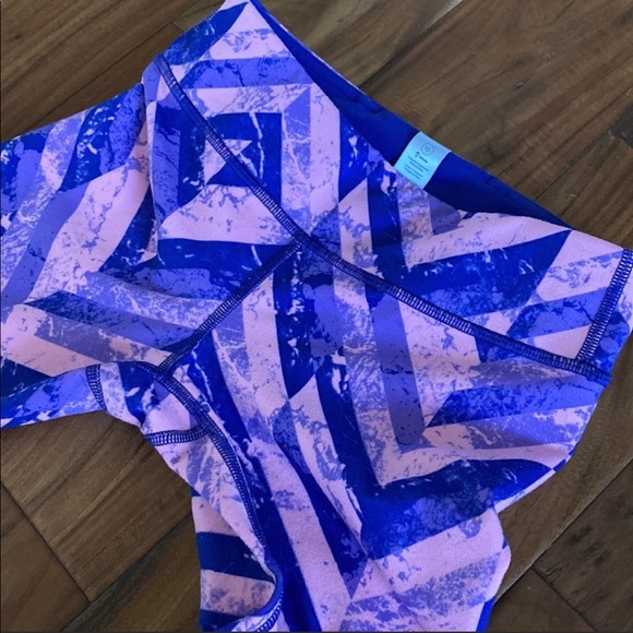Ivivva by Lululemon Purple Pink Geometric Print Leggings 10 - Picture 4 of 6